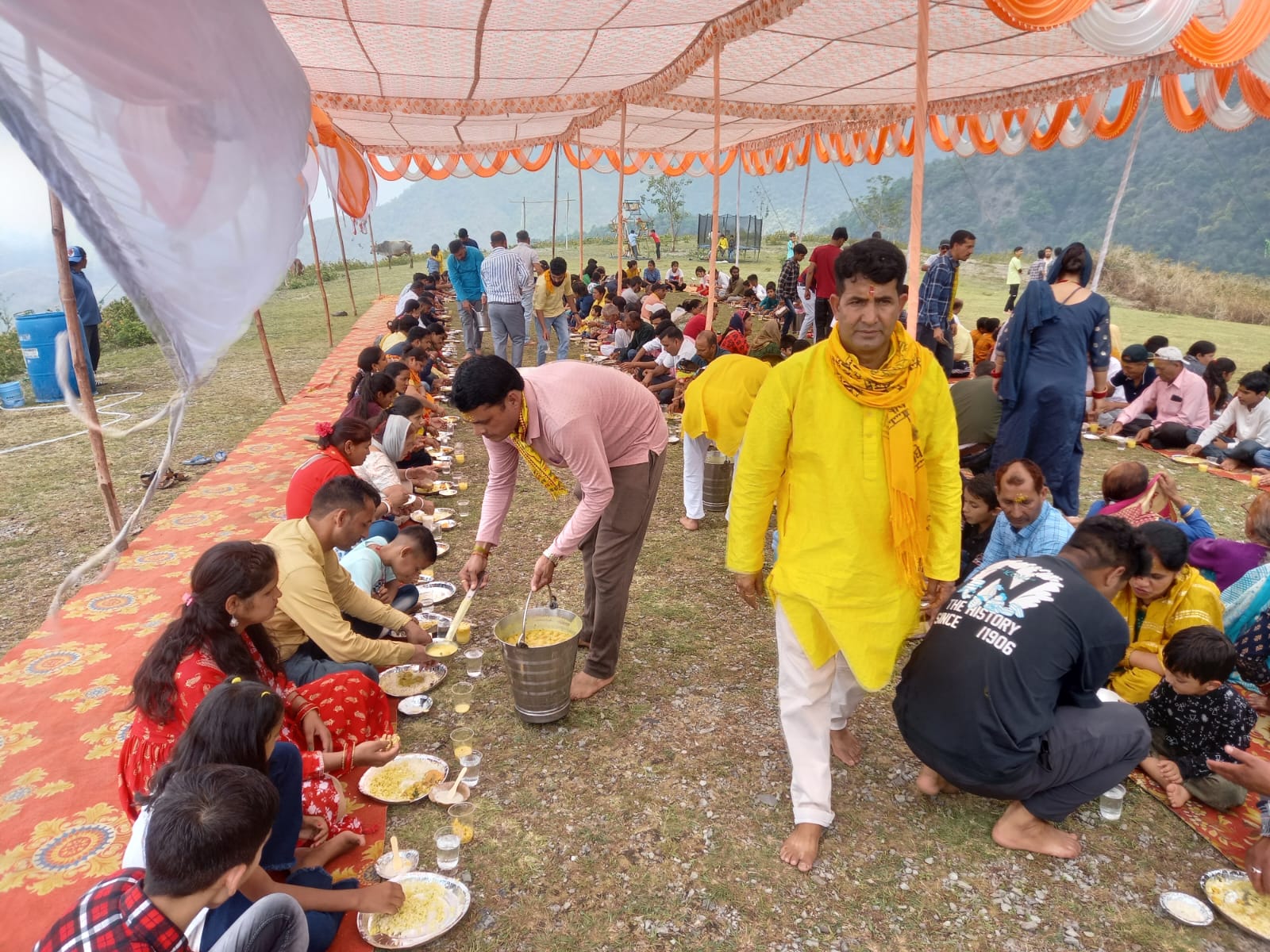 नाग देवता  मंदिर के वार्षिकोत्सव पर विशाल भंडारे का किया गया आयोजन।